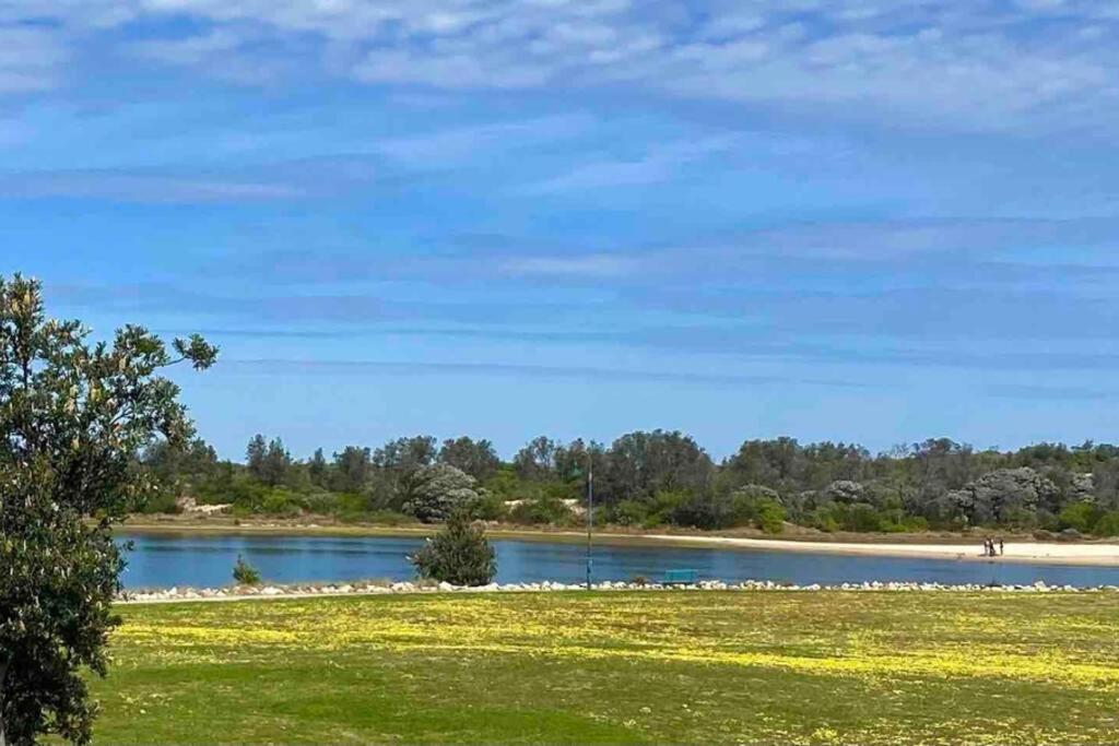 Driftwood Townhouse - Waterfront-Central Location Lakes Entrance Exteriér fotografie