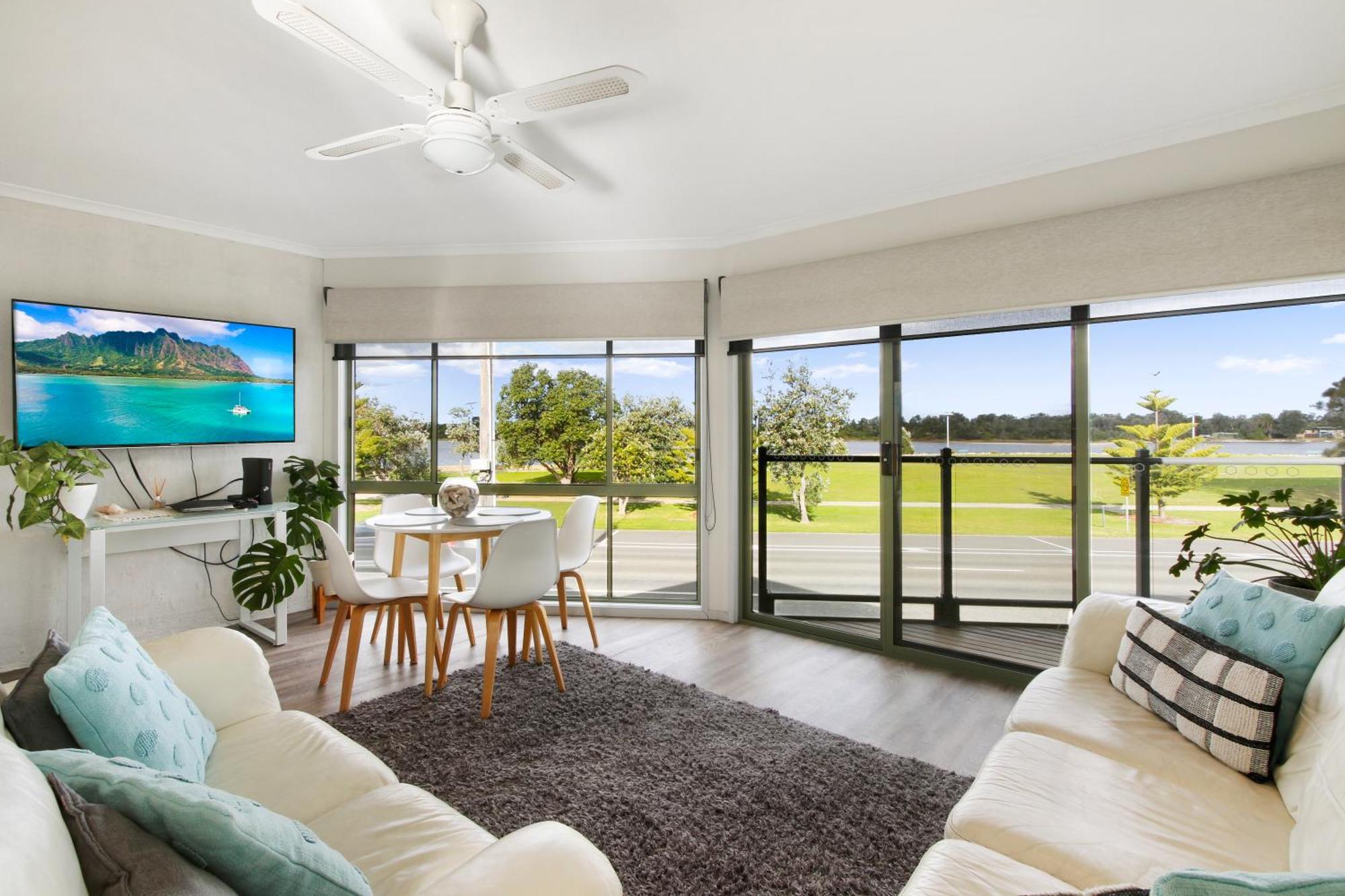 Driftwood Townhouse - Waterfront-Central Location Lakes Entrance Exteriér fotografie